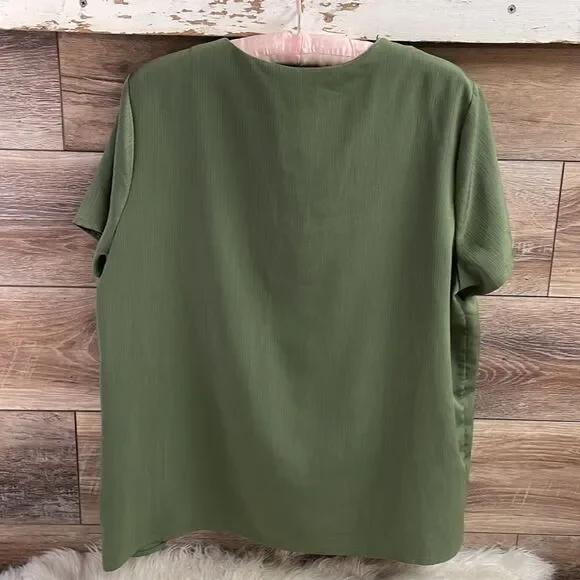 BonWorth Ladies Green and Off White Blouse, Size Petite Medium - Picture 5 of 5